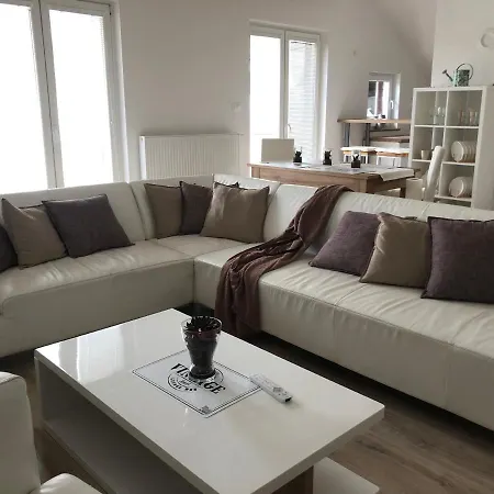 Apartment Garden House Kranj